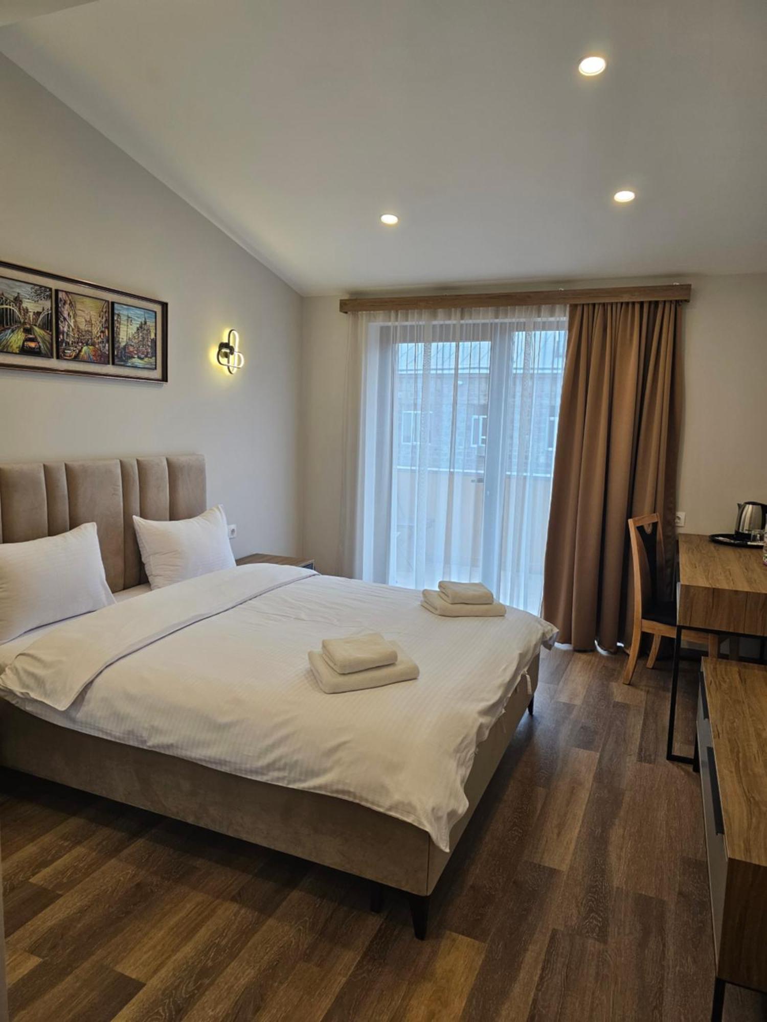 Hotel Avenue 30 예레반 외부 사진